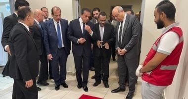 وزيرا الصحة والطيران المدنى يتفقدان عيادات الحجر الصحى بمطار القاهرة