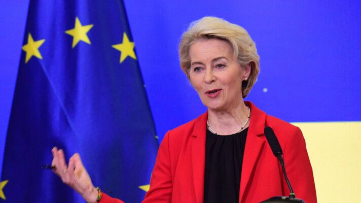 فون دير لايين: وقف تسليم أسلحة أميركية لأوكرانيا رسالة واضحة بضرورة زيادة الدعم الأوروبي