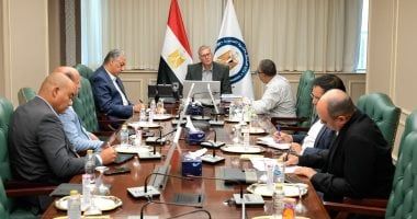 وزير البترول يتابع إجراءات العثور على المفقودين بحادث البارج البحرى