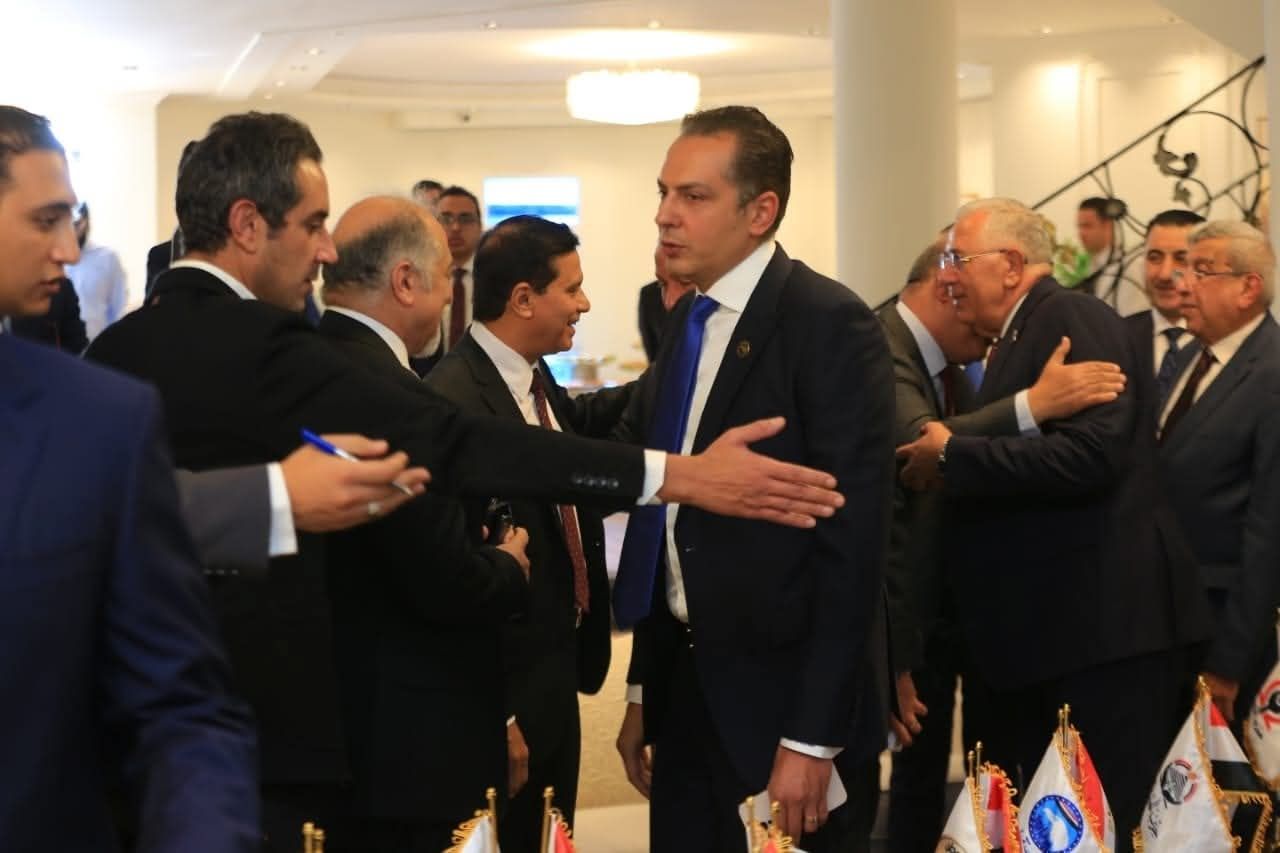 مشاركة واسعة من الأحزاب فى اجتماع القائمة الوطنية من أجل مصر (صور)