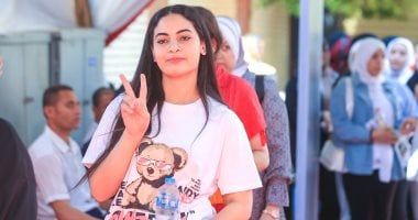 بدء دخول طلاب الثانوية بالجيزة اللجان لأداء امتحانى الكيمياء والجغرافيا