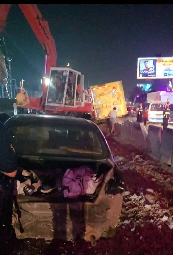 تفاصيل دهس تريلا لـ 7 سيارات على الطريق الدائرى بالمعادى.. صور