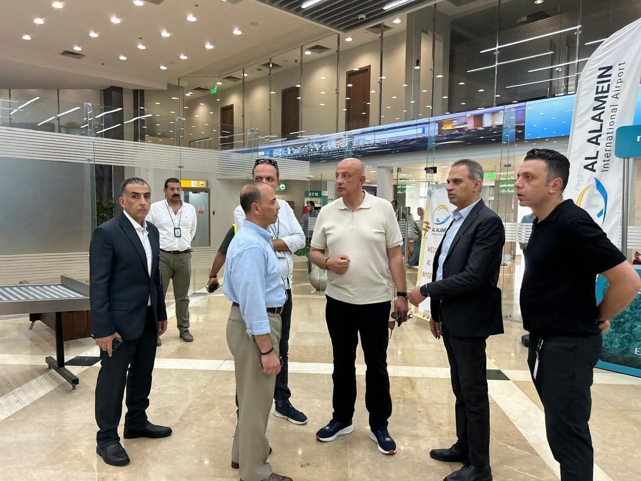 في زيارة مفاجئة.. رئيس المصرية للمطارات يوجه بتعزيز جاهزية مطار العلمين