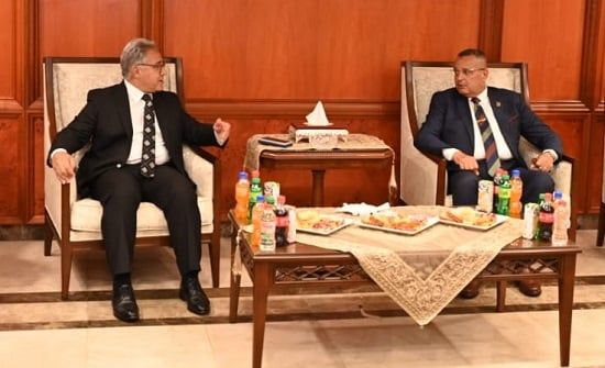 محافظ جنوب سيناء يستقبل لجنة الإدارة المحلية بمجلس النواب بمطار شرم الشيخ الدولى