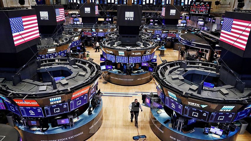 مؤشرات الأسهم الأمريكية تغلق على تباين