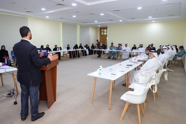 نهيان بن مبارك يشيد بنجاح مبادرة "قيمنا موروثنا هويتنا"