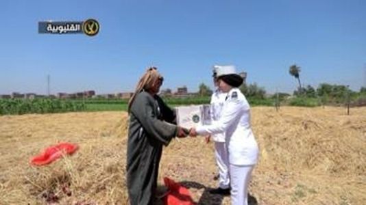 الداخلية تشارك المواطنين احتفالاتهم بذكرى ثورة 30 يونيو