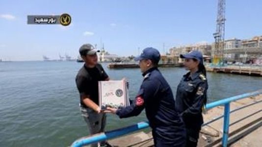 الداخلية تشارك المواطنين احتفالاتهم بذكرى ثورة 30 يونيو