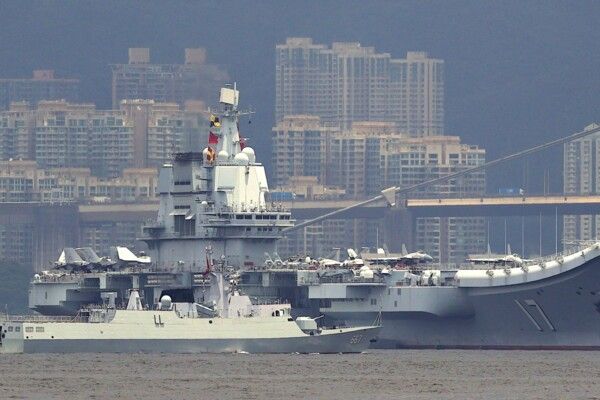 حاملة الطائرات الصينية شاندونغ وصلت إلى هونغ كونغ