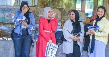 طلاب "الثانوية" بين ابتسامة الأدبي وقلق العلمي: الجغرافيا سهلة والكيمياء صعبة