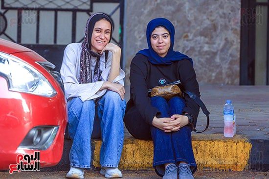 بدء دخول طلاب الثانوية بالجيزة اللجان لأداء امتحانى الكيمياء والجغرافيا