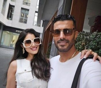 أجواء حب في دبي.. محمد سامي ومي عمر يلفتان الأنظار بلحظة رومانسية