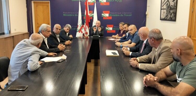 حيدر بحث مع نقابات أصحاب شاحنات النقل بملفَي النقل الداخلي والخارجي وتنظيم العمالة الأجنبية