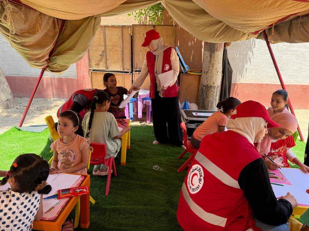 الهلال الأحمر يُطلق قافلة شاملة إلى كفر السنابسة بالمنوفية ودعم أسر ضحايا حادث الطريق الإقليمي