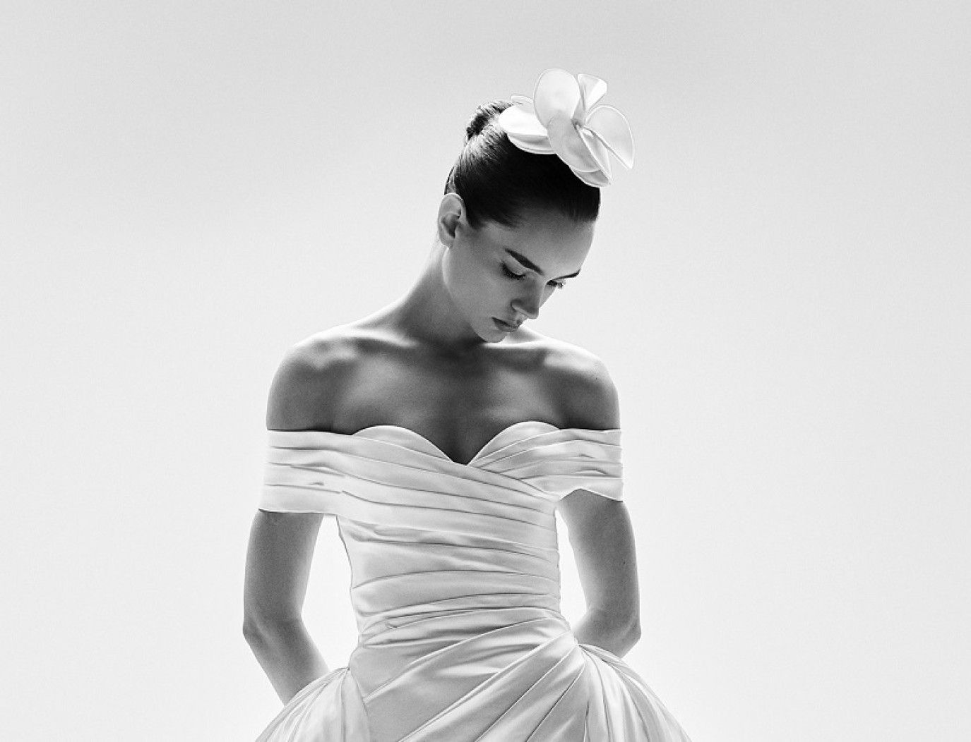 لعروس صيف 2025: كيف تختارين عطرك المثالي بنفحات منعشة وآسرة؟