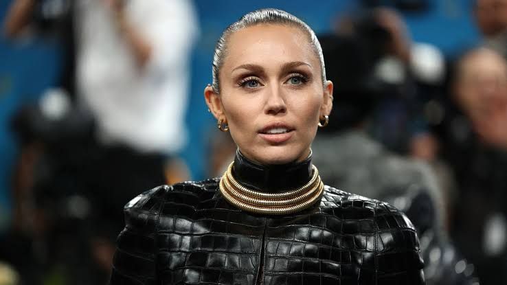 مايلى سايروس تحصل على نجمة فى ممشى المشاهير بهوليوود عام 2026