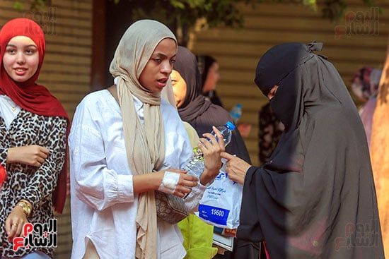 المعادلة والخريطة فى انتظارهم.. طلاب الثانوية يستعدون للكيمياء والجغرافيا