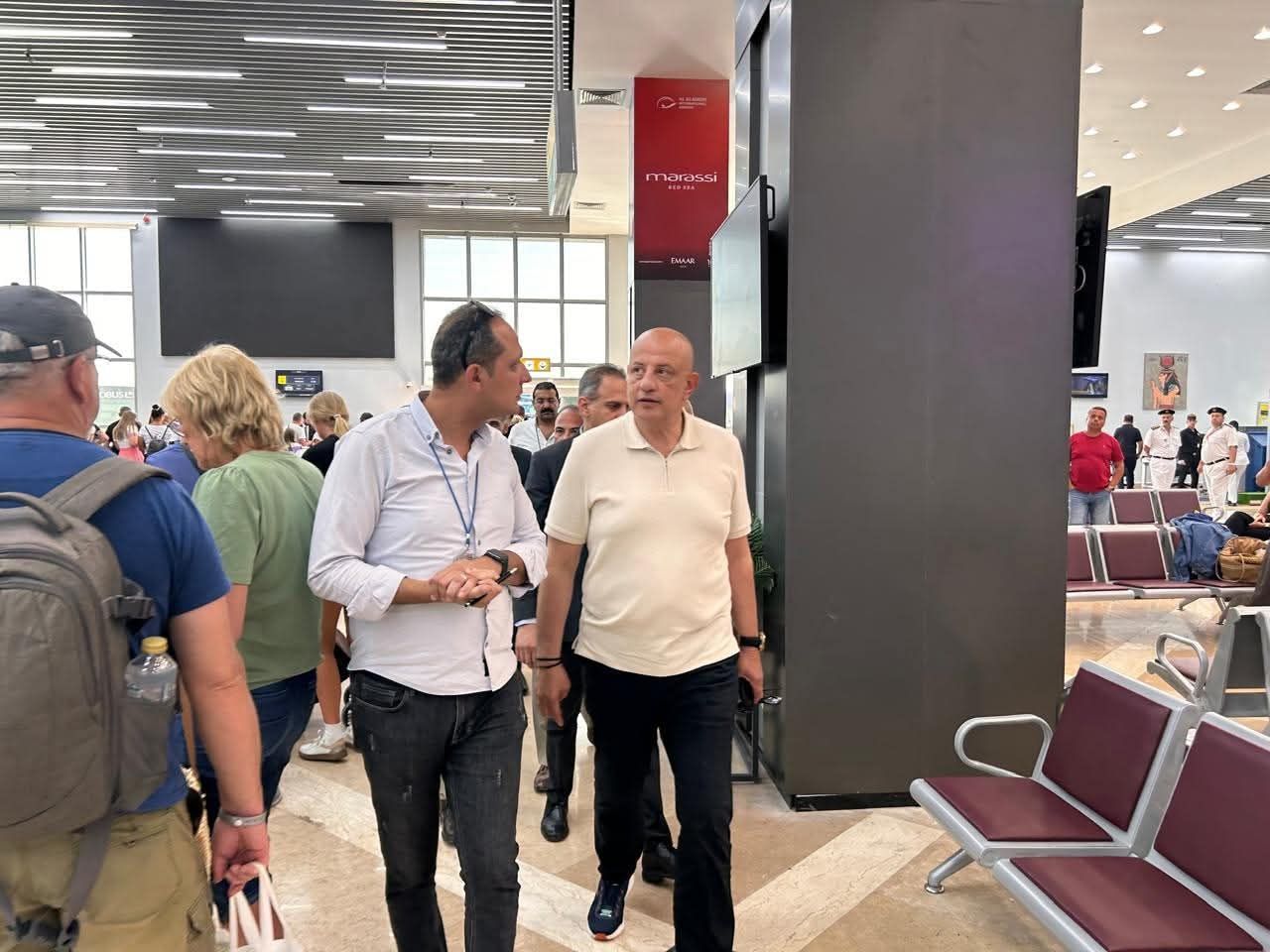 في زيارة مفاجئة.. رئيس المصرية للمطارات يوجه بتعزيز جاهزية مطار العلمين