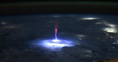 تكنولوجيا: رائدة فضاء ناسا ترصد صورة تشبه الشبح على ارتفاع 250 ميلا من محطة الفضاء