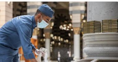 بأكثر من 2700 لتر معقمات.. جهود مكثفة لتنظيف المسجد النبوى
