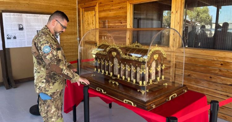 ذخائر القديسة تيريزا الطفل يسوع وصلت إلى مقر القطاع الغربي لـ"اليونيفيل" في بلدة شمع