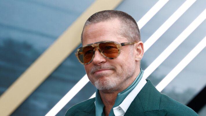 براد بيت يحذر الممثلين الشباب من ادوار الابطال الخارقين.. فما السبب؟