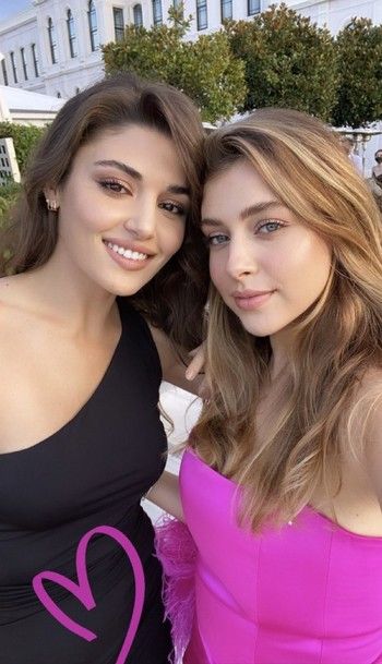 الرومانسية تهيمن على صور شقيقة هاندا أرتشيل وزوجها