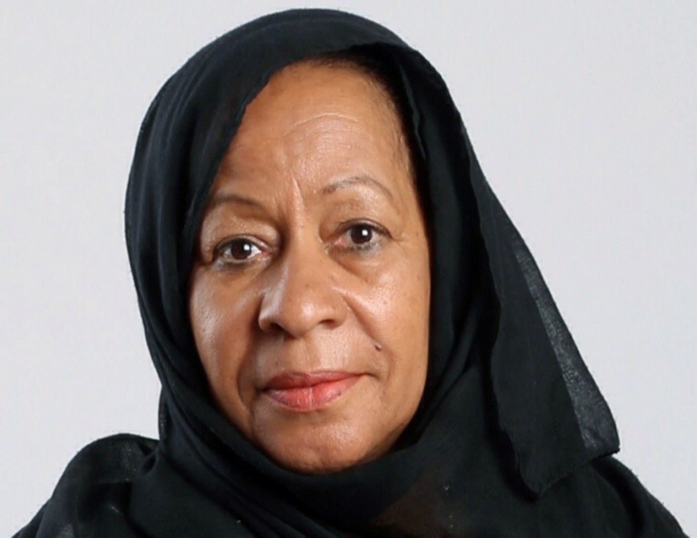 وفاة الإعلامية والفنانة الإماراتية القديرة رزيقة الطارش عن عمر يناهز ال 71 عاما