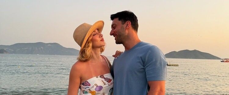 الرومانسية تهيمن على صور شقيقة هاندا أرتشيل وزوجها