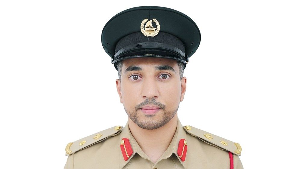 طفل في دبي يشكو قسوة والده