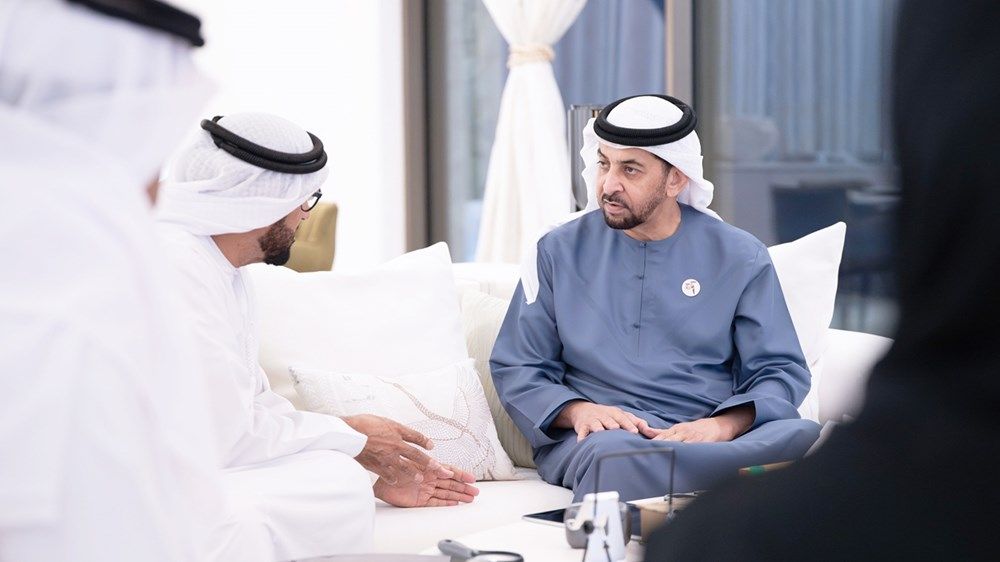 حمدان بن زايد يطلع على الإطار الاستراتيجي لهيئة أبوظبي للتراث وخطة مهرجان ليوا للرطب