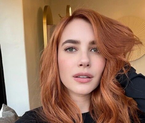 إيما روبرتس لا تغسل شعرها خلال إجازتها خوفاً من هذا الأمر