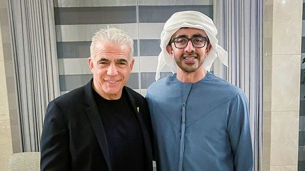 عبدالله بن زايد يلتقي يائير لابيد