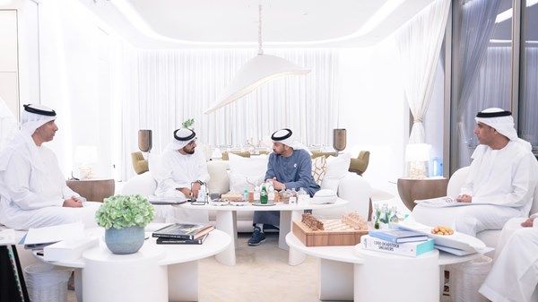 حمدان بن زايد يطلع على الإطار الاستراتيجي لهيئة أبوظبي للتراث وخطة مهرجان ليوا للرطب