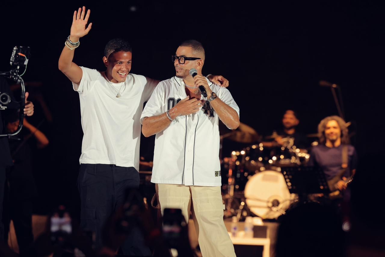 3 دويتوهات قدمها عمرو دياب في حفله بالساحل الشمالي.. اعرف التفاصيل