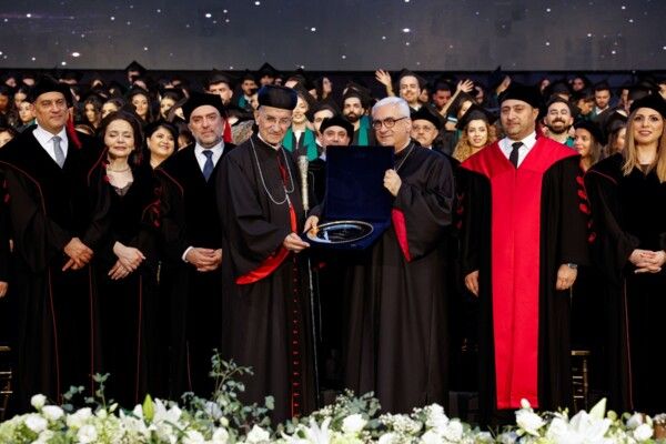 الراعي للخريجين من جامعة الحكمة في دفعة اليوبيل الـ150 على تأسيسها: كونوا التغيير الذي ترجونه