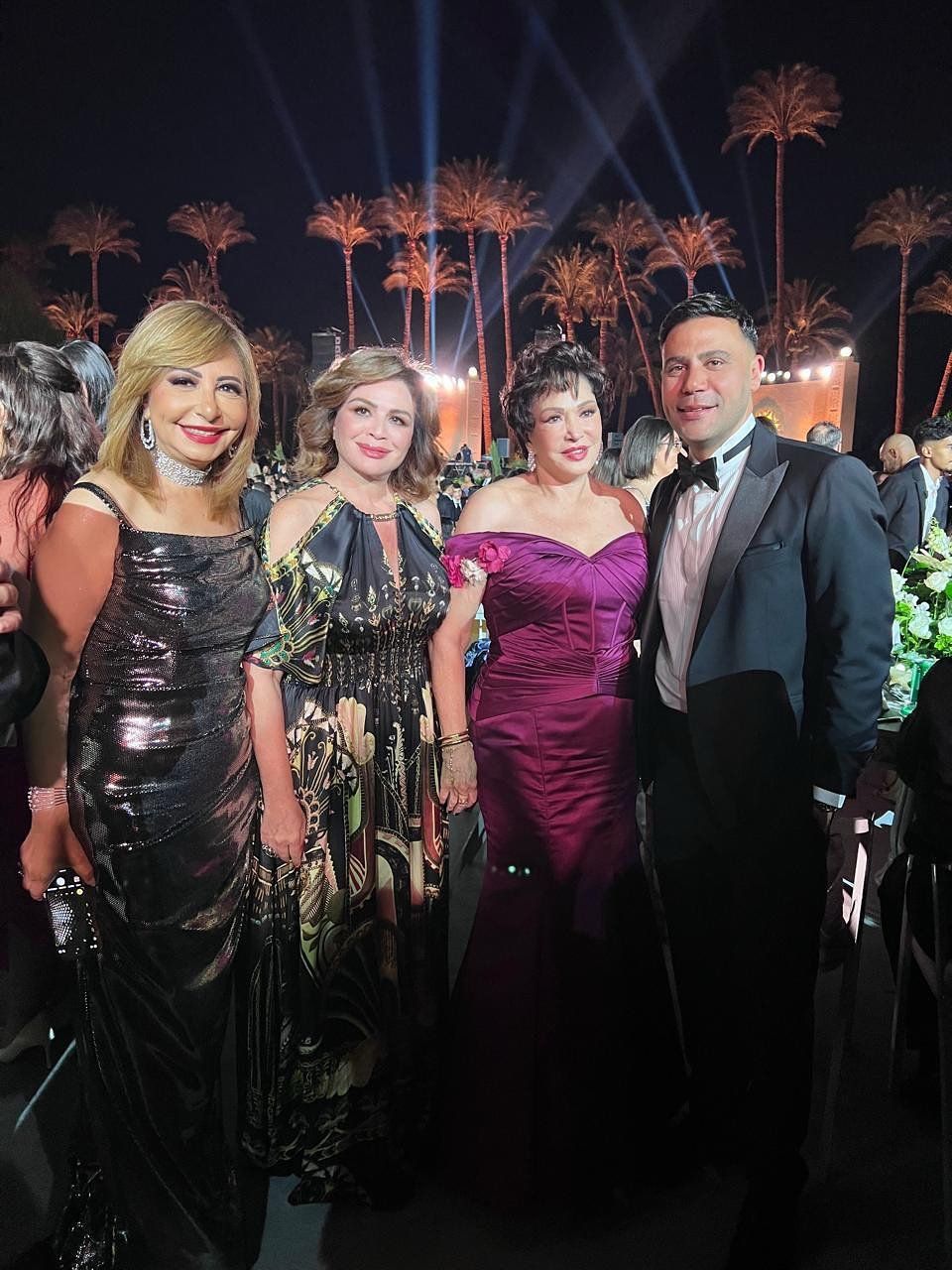 إلهام شاهين برفقة كريم عبد العزيز والكدواني وإيمي من حفل زفاف حفيد الزعيم