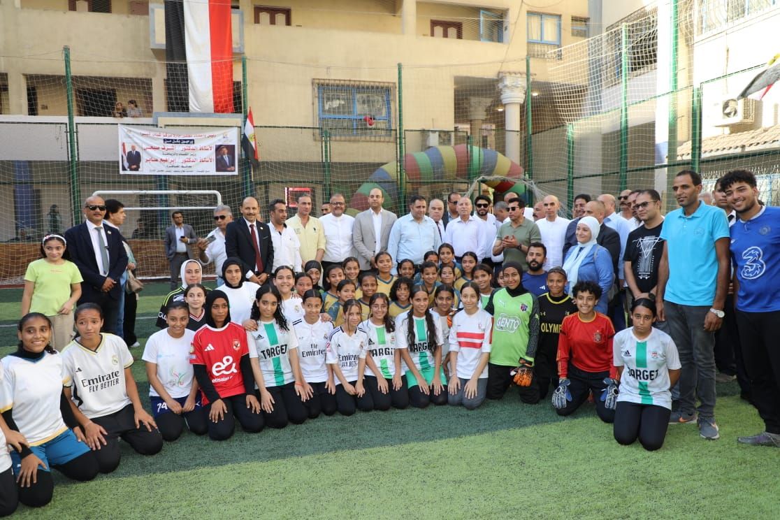 وزير الرياضة ومحافظ القاهرة يفتتحان الملعب الخماسي بمركز شباب شبرا مصر