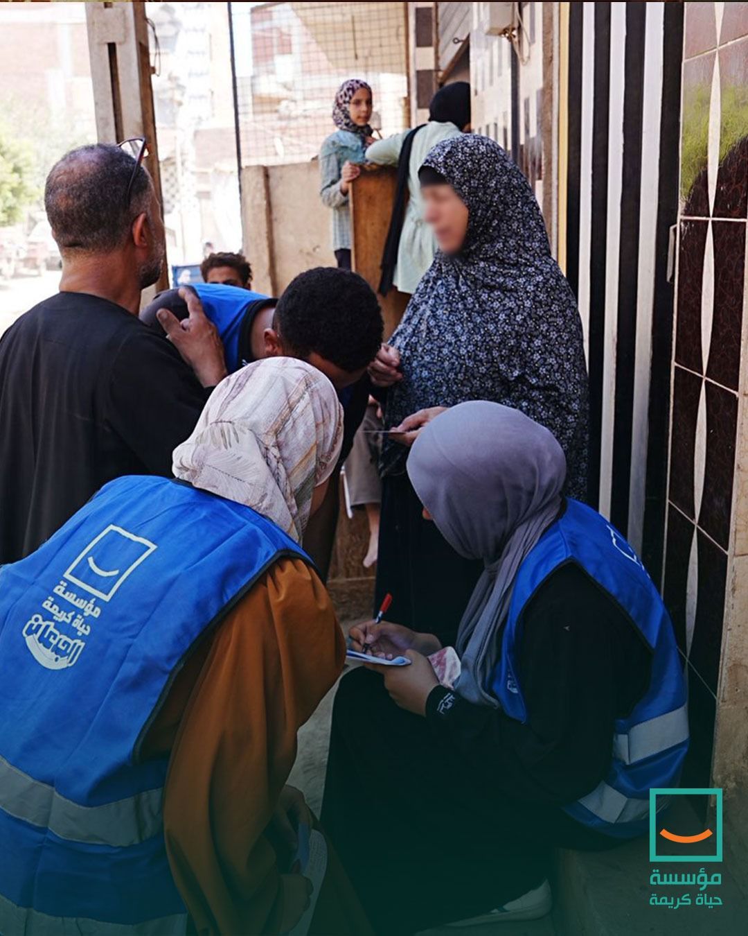 تنفيذًا لتوجيهات رئيس الجمهورية.."حياة كريمة" ووزارة التضامن تقدمان الدعم لأهالى ضحايا كفر السنابسة