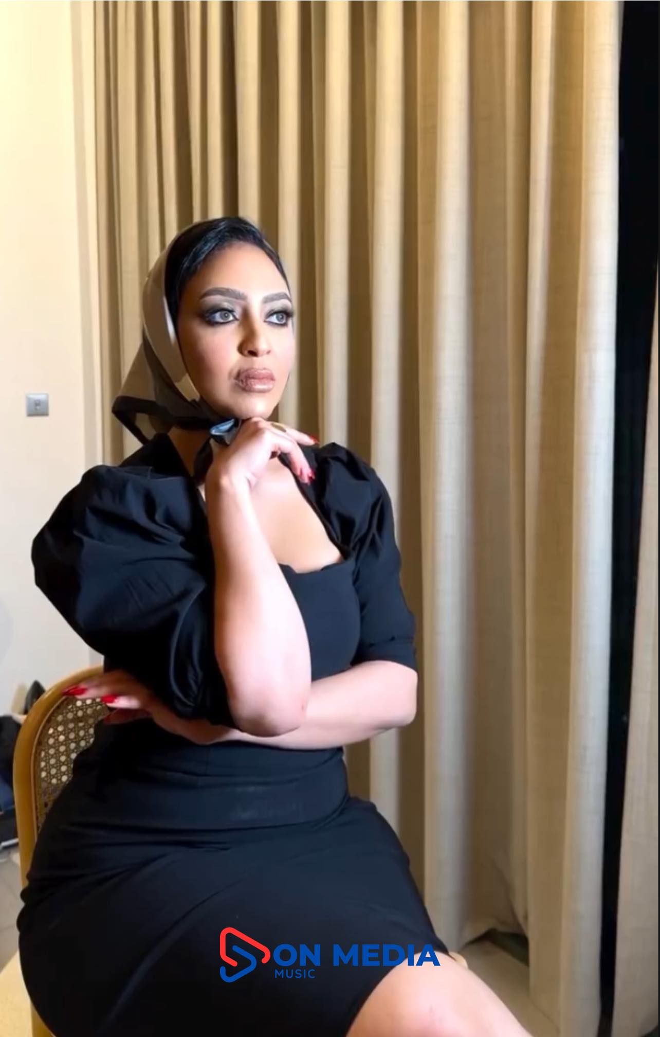 شاهد بالصور والفيديو.. حسناء الإعلام السوداني شهد المهندس تعود لإثارة الجدل على مواقع التواصل وتستعرض جمالها بإطلالة جريئة