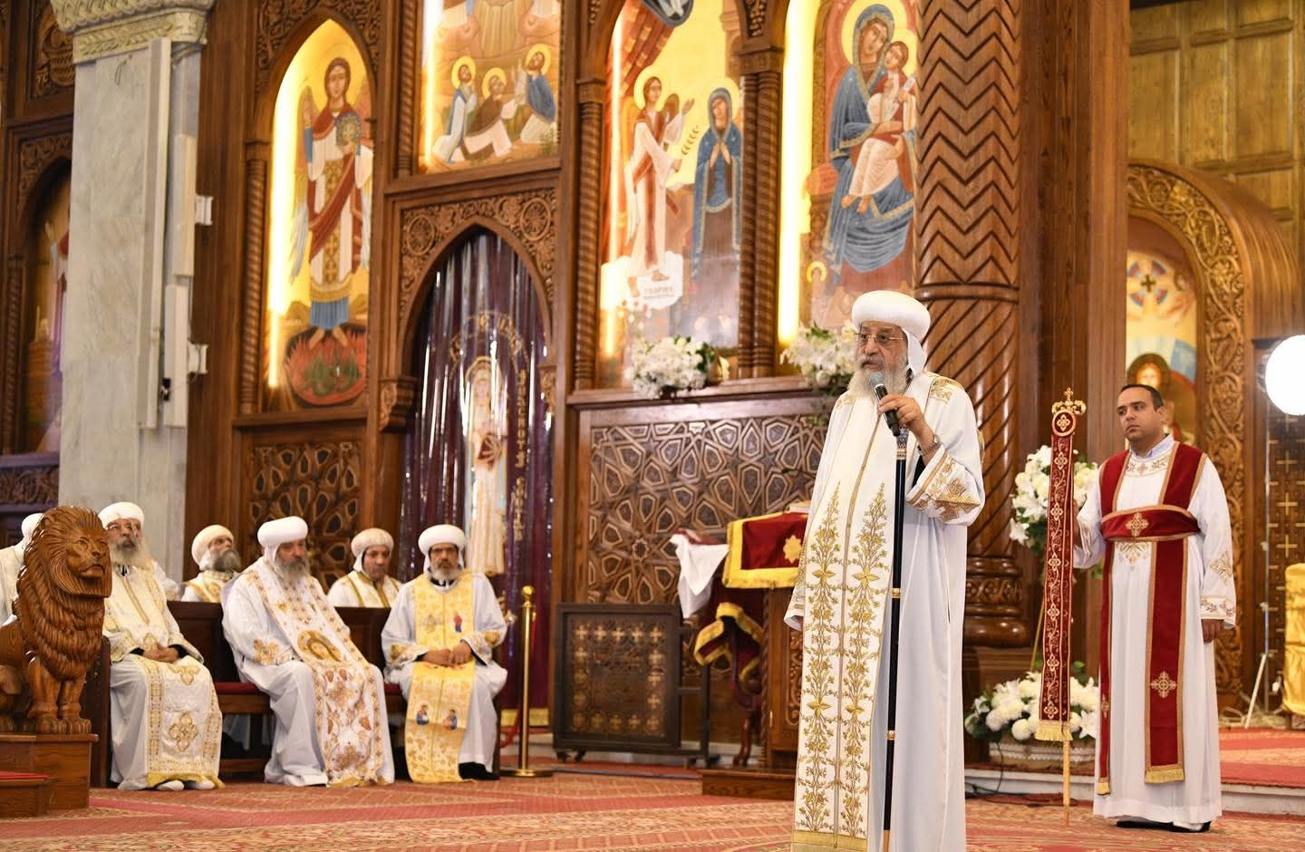 تفاصيل رسامة 19 كاهنًا بيد البابا تواضروس للقاهرة وكندا