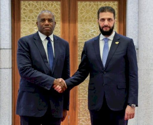 وزير الخارجية البريطاني يلتقي الشرع