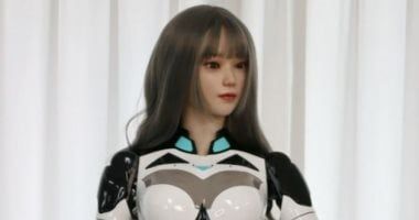 تكنولوجيا: تُقدّم القهوة وتتحدث 4 لغات.. تعرف على أغلى روبوت "جيرل فريند" فى العالم