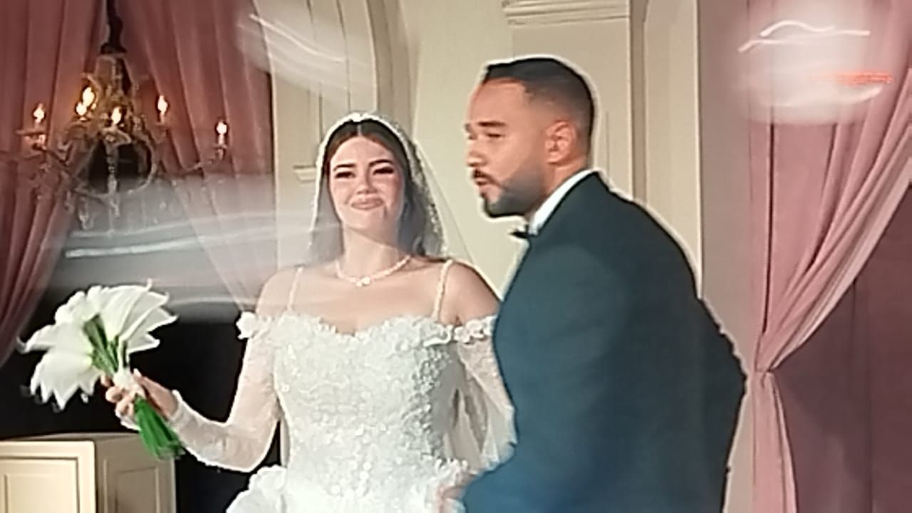 إيهاب توفيق يرقص مع محمد لطفى فى حفل زفاف ابنة محمد فؤاد (صور)