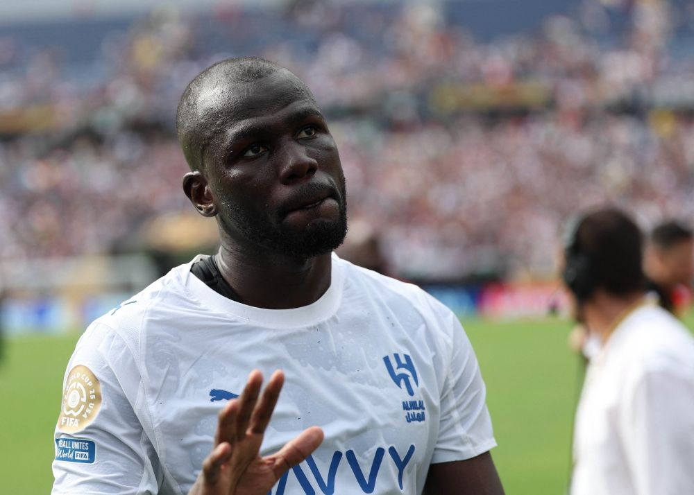 الامارات | "تعامل معنا بعدوانية".. كوليبالي يهاجم حكم مباراة الهلال وفلومينينسي