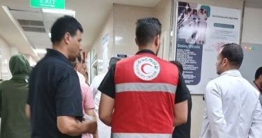 توجه فرق طوارئ الهلال الأحمر المصرى لتقديم الخدمات اللازمة لضحايا حادث الإقليمى