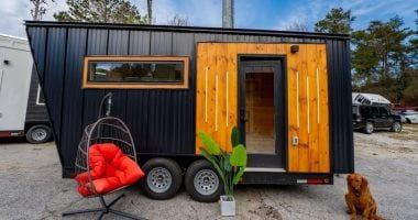 تكنولوجيا: ما تروحش هي اللى هتجيلك.. شركة تطلق "السونا المتنقلة" تعتمد على مقطورة