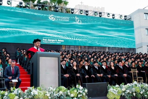 الراعي للخريجين من جامعة الحكمة في دفعة اليوبيل الـ150 على تأسيسها: كونوا التغيير الذي ترجونه