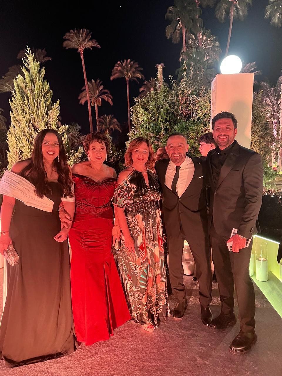 إلهام شاهين برفقة كريم عبد العزيز والكدواني وإيمي من حفل زفاف حفيد الزعيم