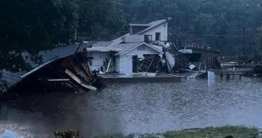 أمطار غزيرة وفيضانات مميتة تجتاح ولاية تكساس الأمريكية.. فيديو